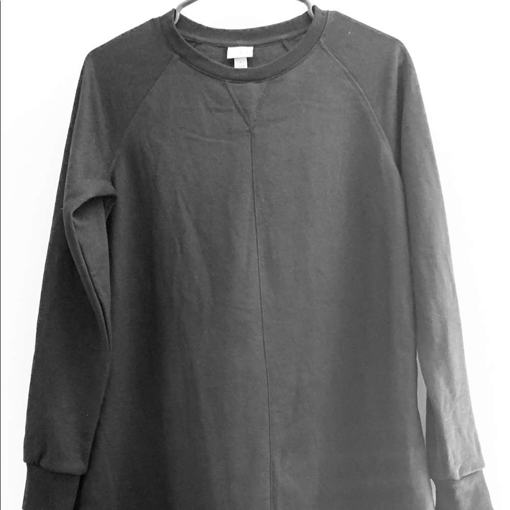 Sweatshirt dress.